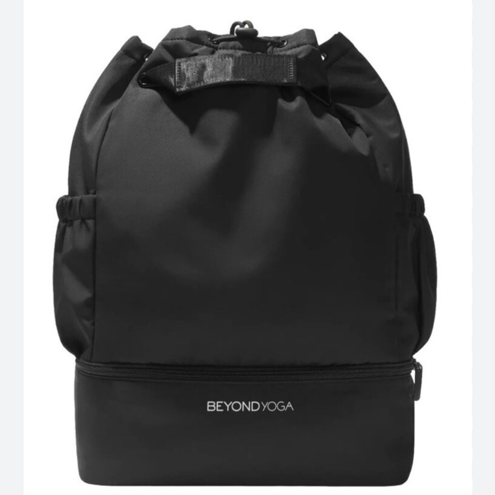 BEYOND YOGA Convertible Gym Bag